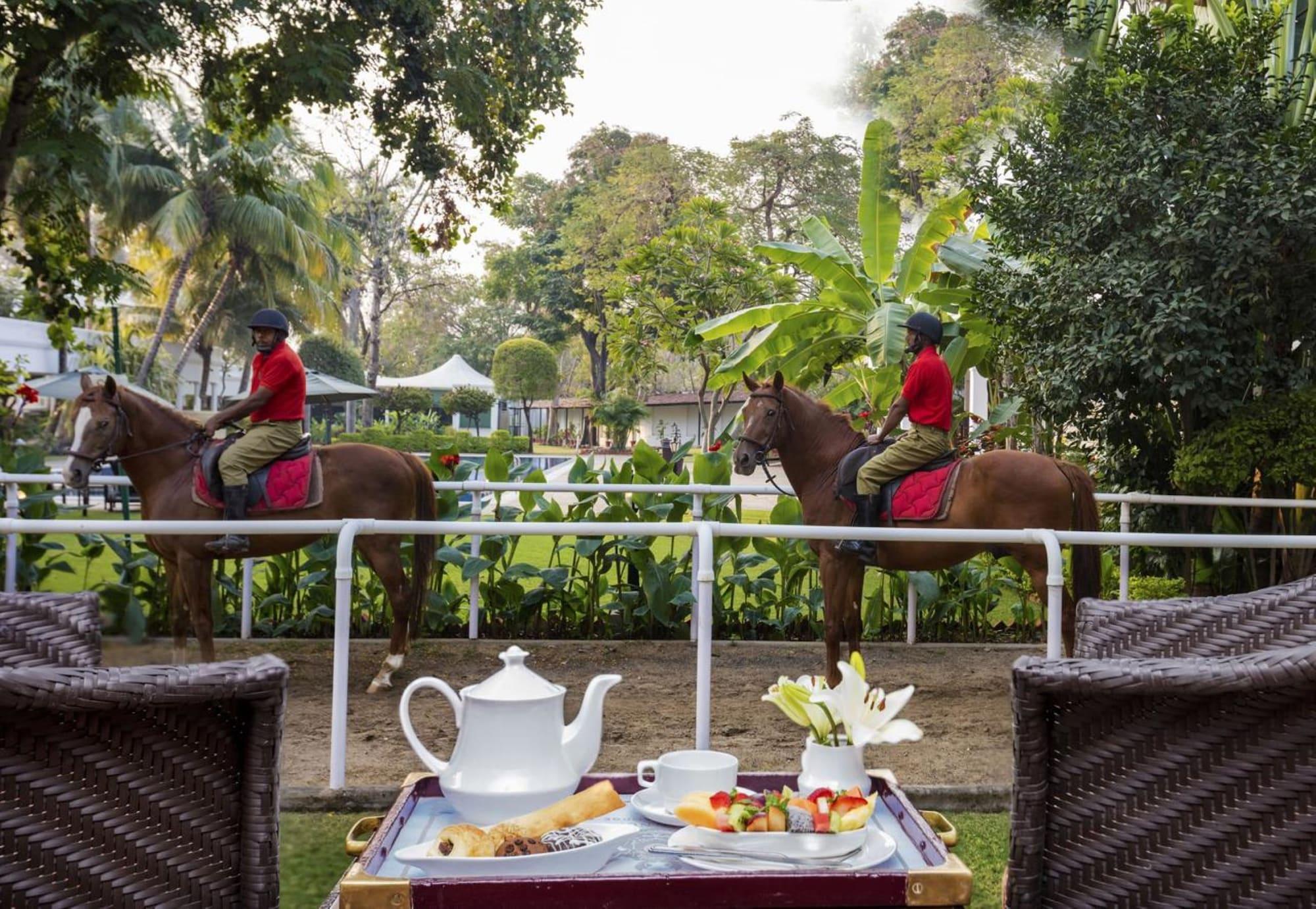 Jehan Numa Palace Hotel Bhopal Exterior photo