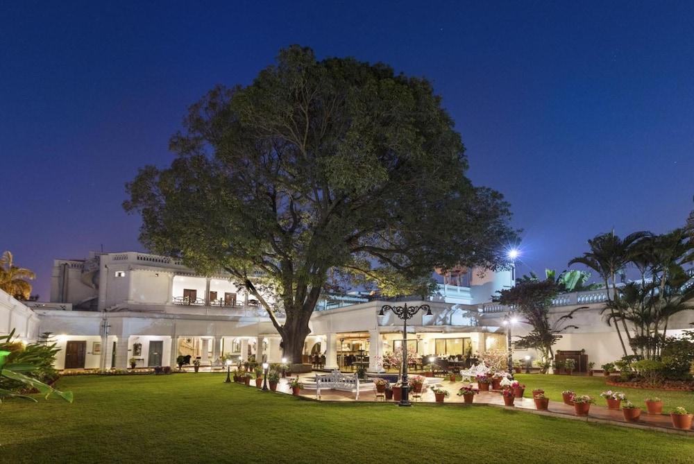 Jehan Numa Palace Hotel Bhopal Exterior photo